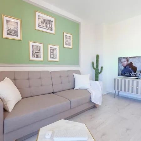 Tinel Boutique Apartment Promajna